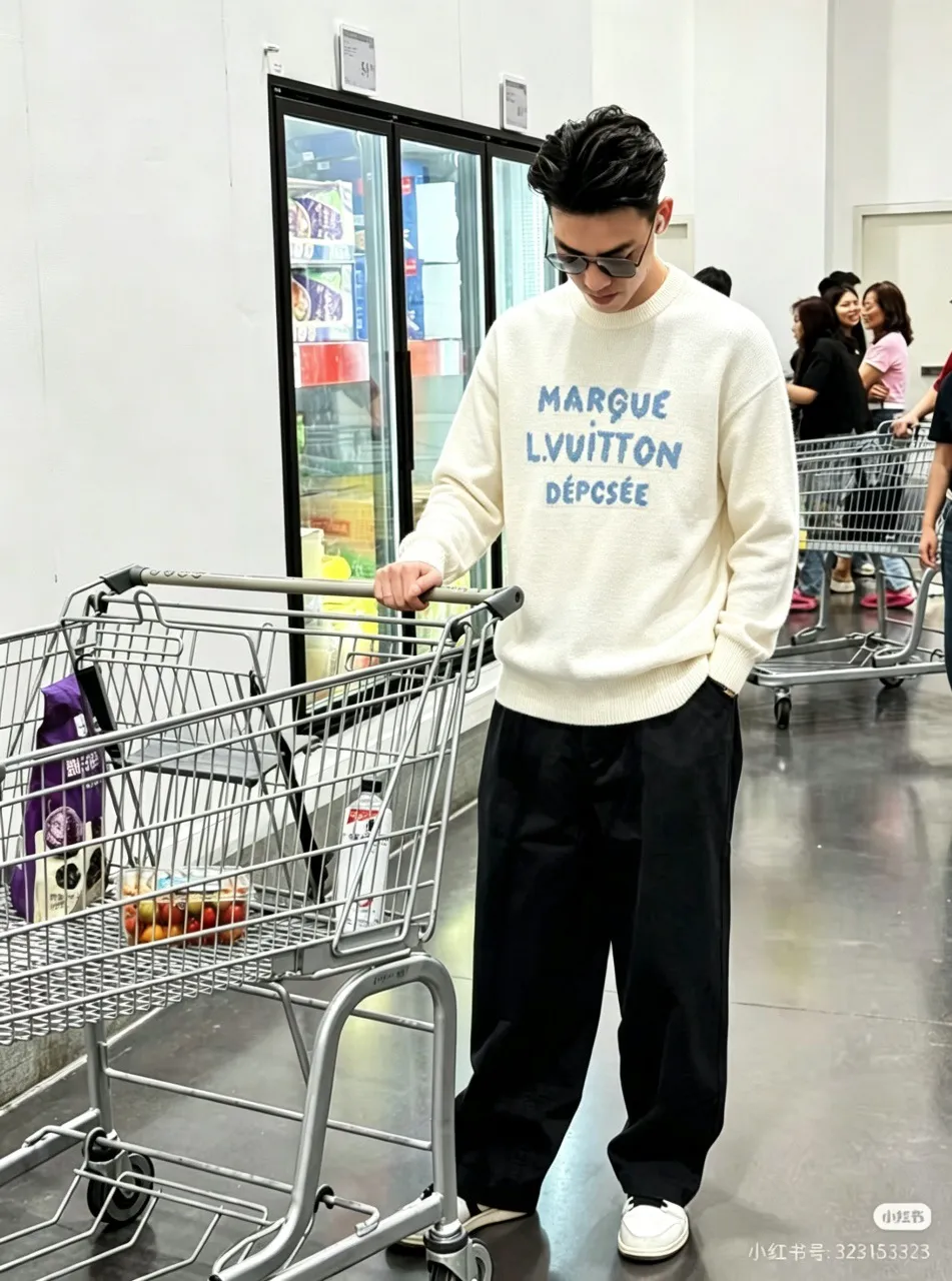 Louis Vuitton/Louis Vuitton Light Blue presbyopic letter jacquard sweater